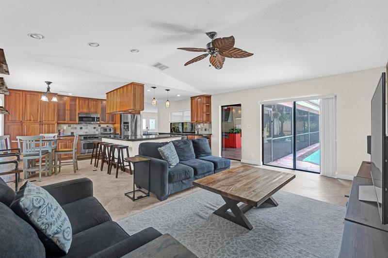 Image 12 of 46 For 21254 Turquoise Way