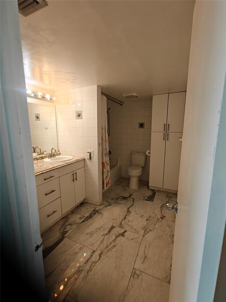 Image 11 of 12 For 9351 Lime Bay Blvd  212