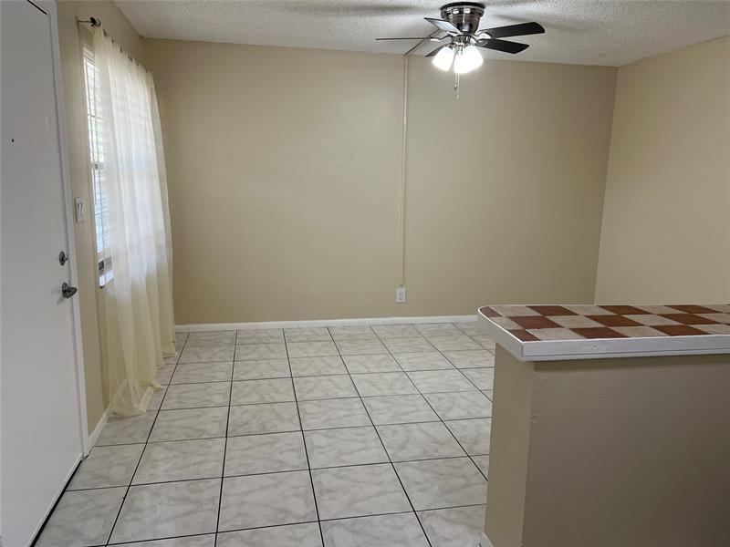 Image 10 of 23 For 5168 6th Ave  426