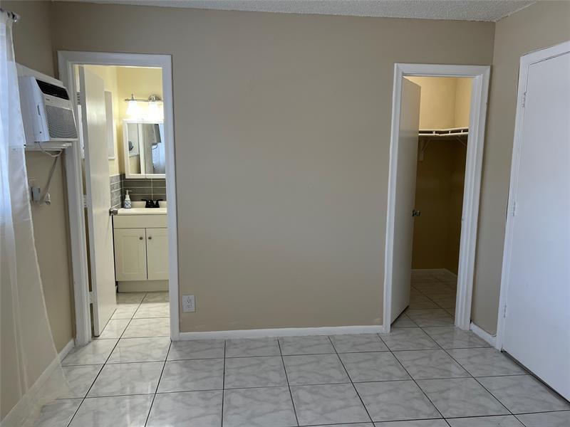 Image 14 of 23 For 5168 6th Ave  426