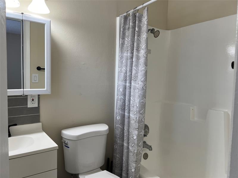 Image 16 of 23 For 5168 6th Ave  426