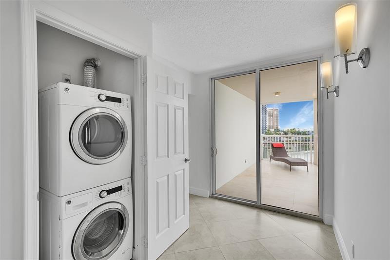 Image 14 of 22 For 121 Golden Isles Dr  507