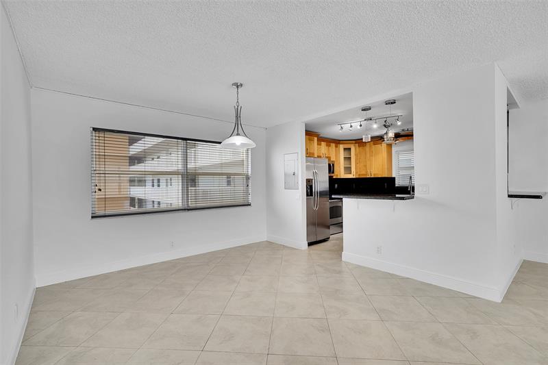 Image 16 of 22 For 121 Golden Isles Dr  507