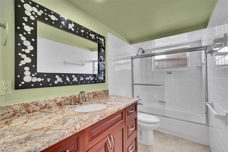 Image 7 of 22 For 121 Golden Isles Dr  507
