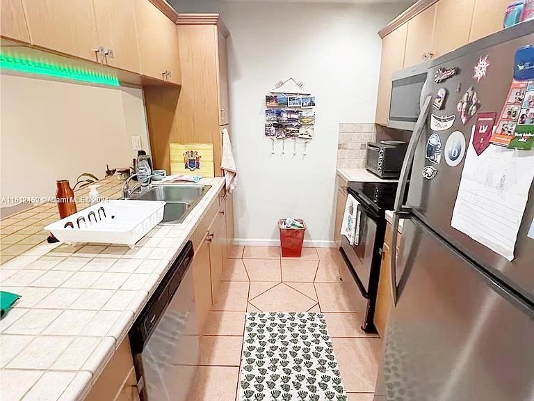 Image 6 of 19 For 7483 82nd St  A208