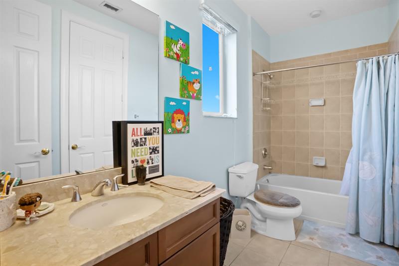 Image 4 of 15 For 1812 Coral Heights Lane