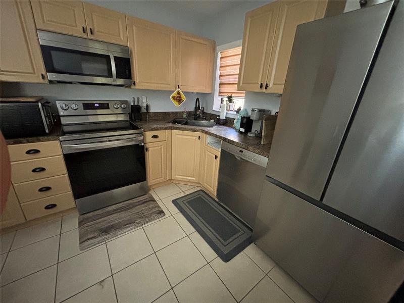 Image 4 of 15 For 2520 49th Ter  732
