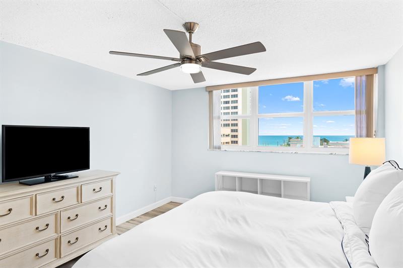 Image 16 of 20 For 211 Ocean Dr  603