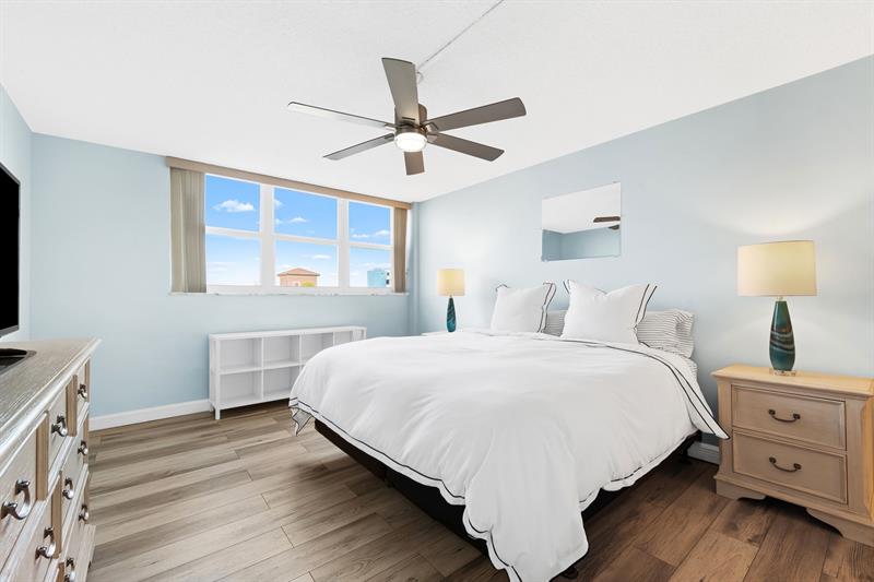 Image 18 of 20 For 211 Ocean Dr  603