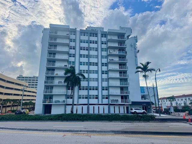 Image 2 of 20 For 211 Ocean Dr  603