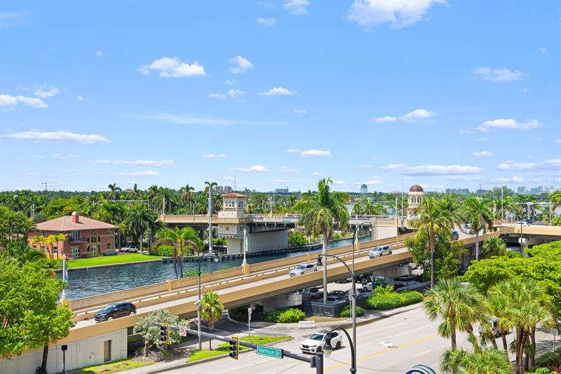Image 9 of 20 For 211 Ocean Dr  603