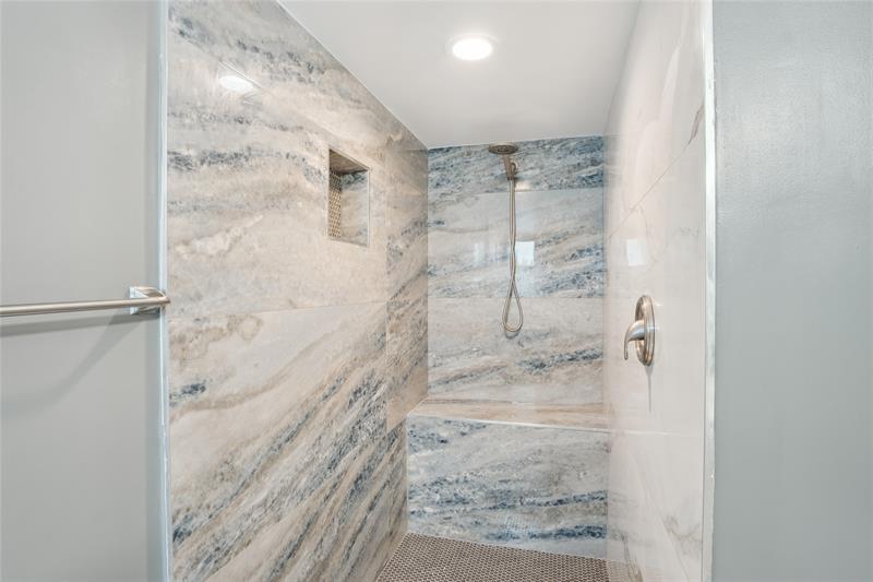 Image 23 of 34 For 2205 Cypress Bend Dr  501