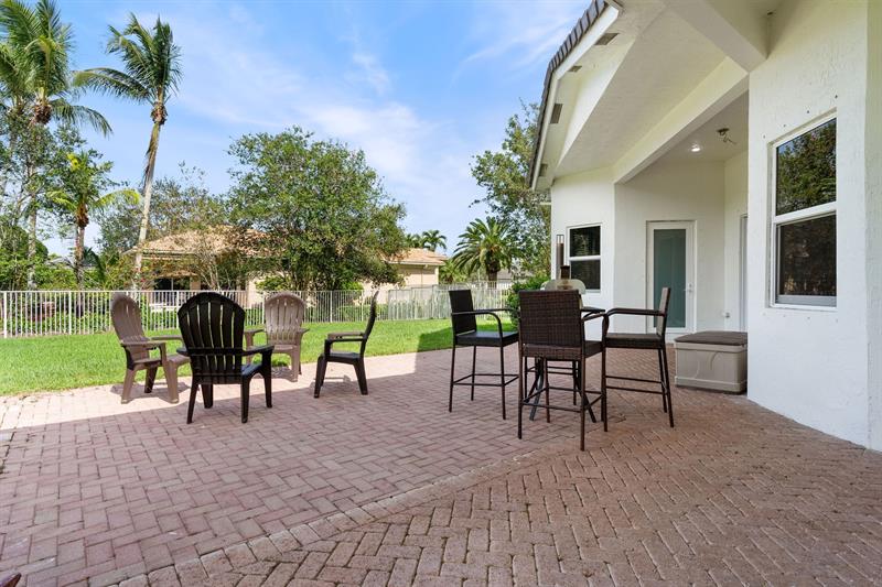 Image 11 of 47 For 15651 15 Street