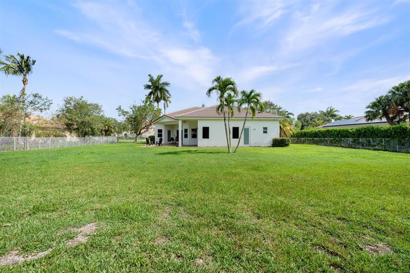 Image 12 of 47 For 15651 15 Street