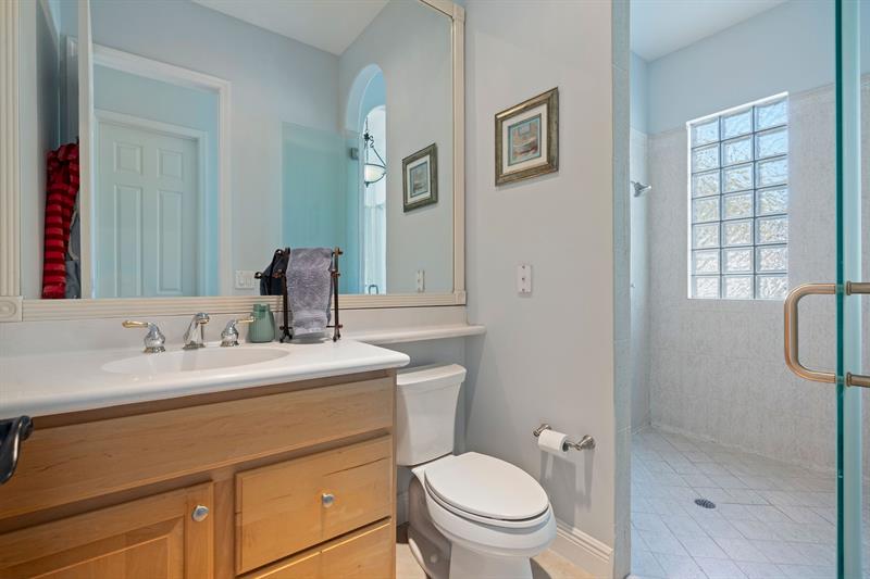 Image 35 of 47 For 15651 15 Street
