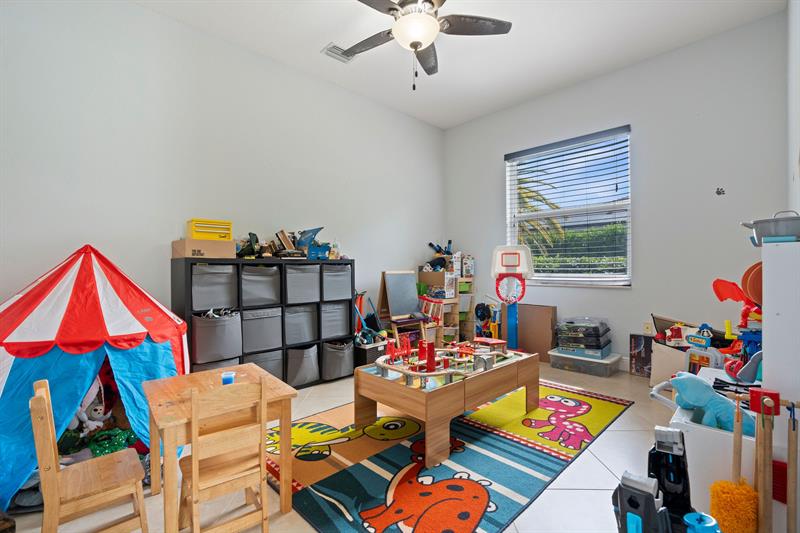 Image 39 of 47 For 15651 15 Street