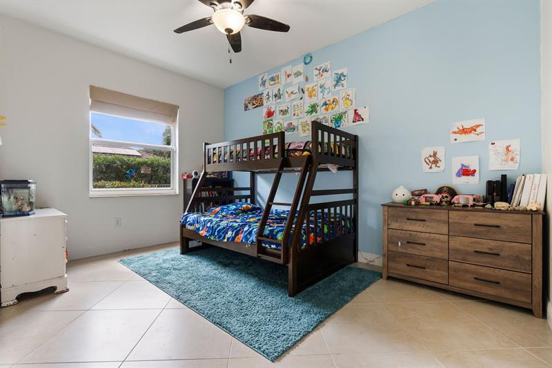 Image 42 of 47 For 15651 15 Street