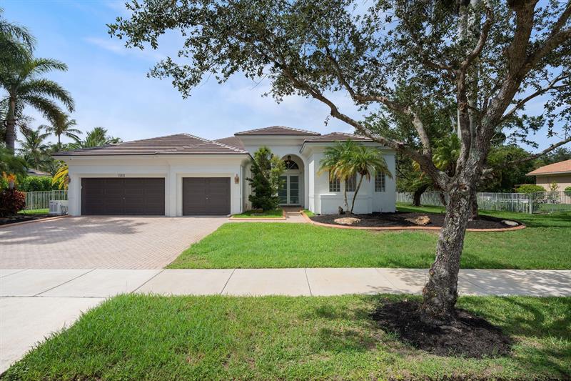 Image 5 of 47 For 15651 15 Street