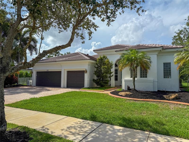 Image 7 of 47 For 15651 15 Street