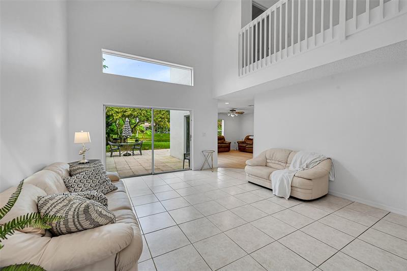 Image 19 of 65 For 11600 52nd Ct