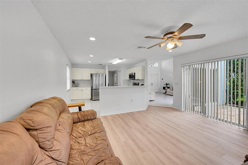 Image 27 of 65 For 11600 52nd Ct