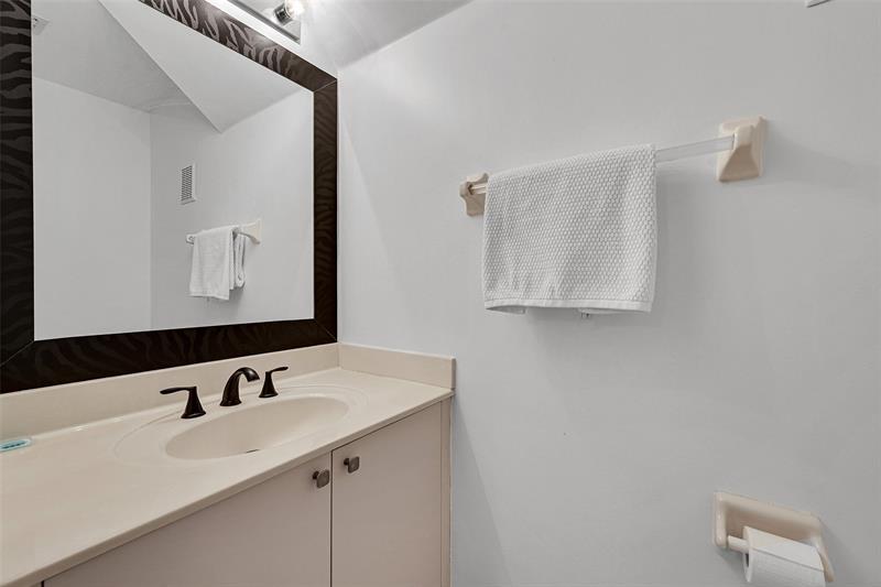 Image 32 of 65 For 11600 52nd Ct