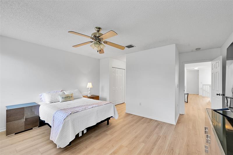 Image 37 of 65 For 11600 52nd Ct