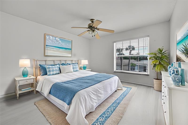 Image 5 of 65 For 11600 52nd Ct