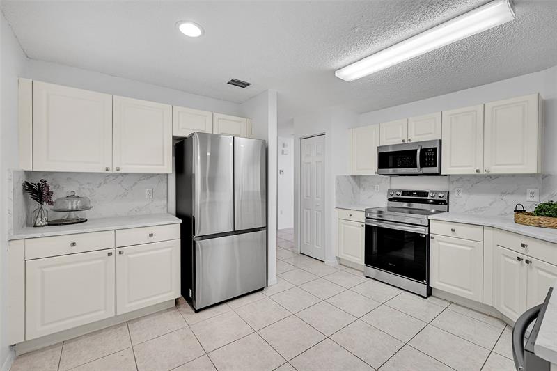 Image 8 of 65 For 11600 52nd Ct