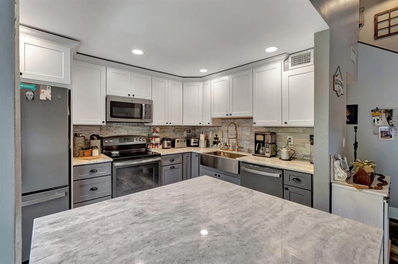 Image 11 of 40 For 2242 39th Av  2242