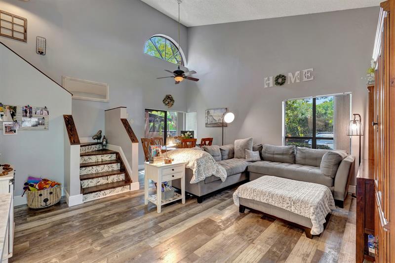 Image 14 of 40 For 2242 39th Av  2242