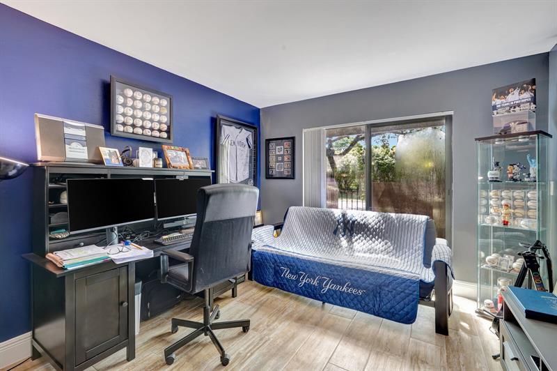 Image 18 of 40 For 2242 39th Av  2242
