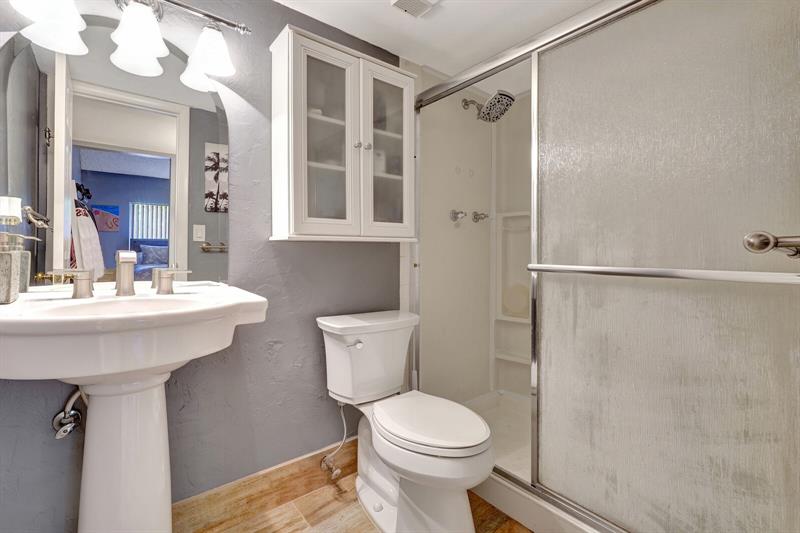 Image 23 of 40 For 2242 39th Av  2242