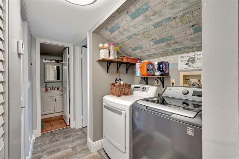 Image 24 of 40 For 2242 39th Av  2242