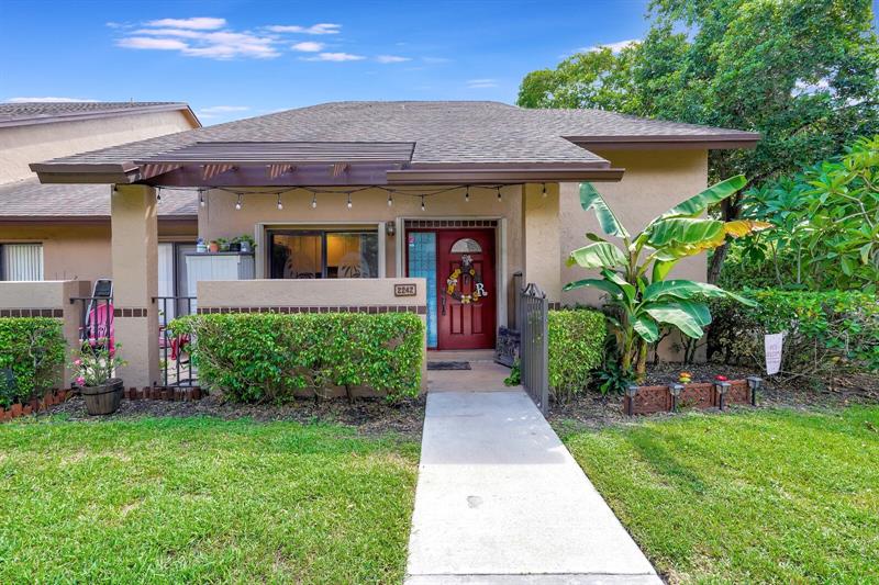 Image 6 of 40 For 2242 39th Av  2242