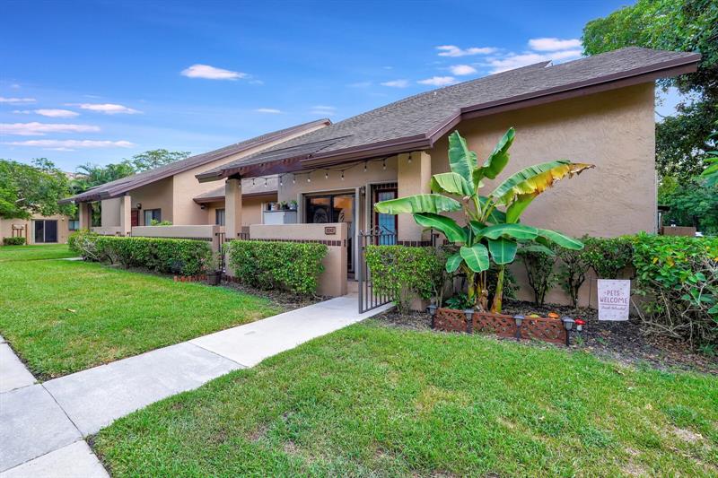 Image 7 of 40 For 2242 39th Av  2242