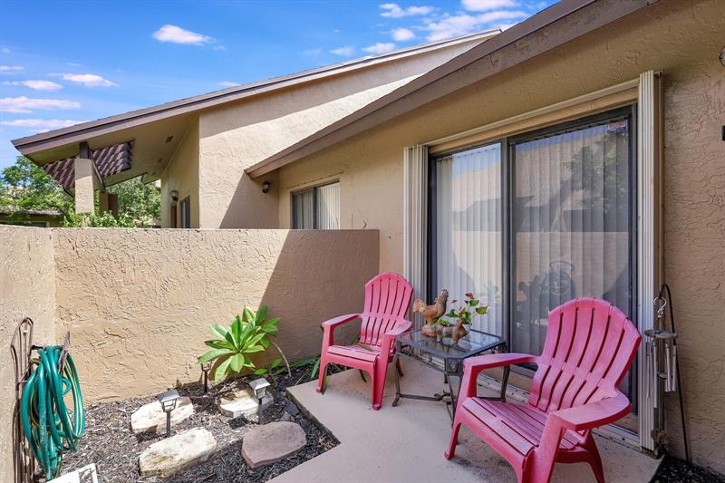 Image 9 of 40 For 2242 39th Av  2242