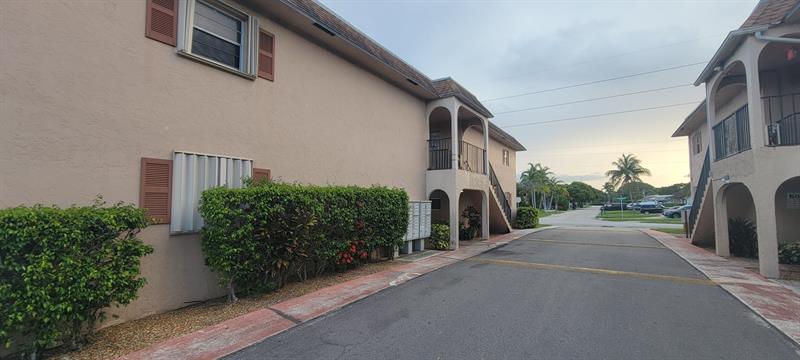 Image 4 of 21 For 600 2nd Ave  235