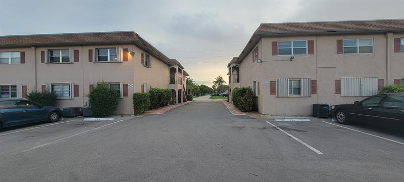 Image 5 of 21 For 600 2nd Ave  235