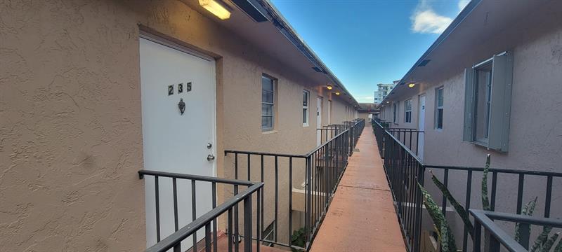 Image 8 of 21 For 600 2nd Ave  235