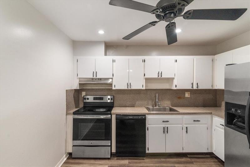 Image 11 of 26 For 5100 41st St  321