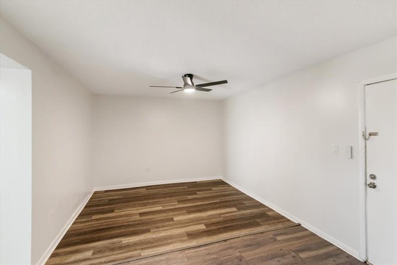 Image 21 of 26 For 5100 41st St  321