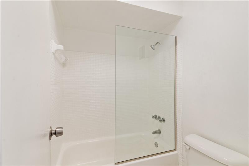 Image 22 of 26 For 5100 41st St  321