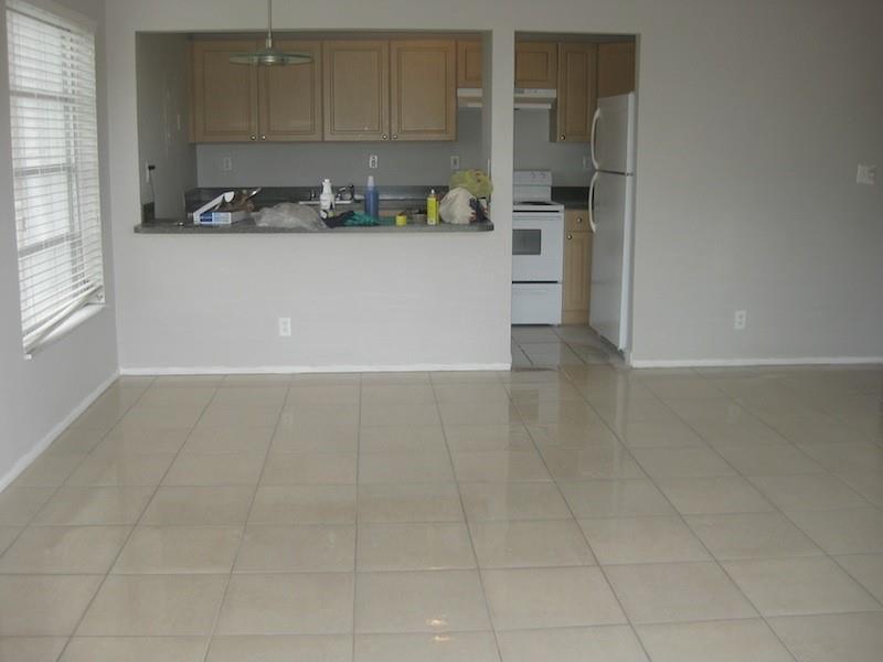 Image 23 of 24 For 605 Pine Island Rd  304a