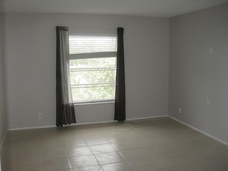 Image 7 of 24 For 605 Pine Island Rd  304a