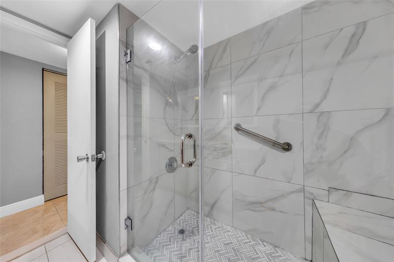 Image 25 of 43 For 7466 Ashmont Cir  303