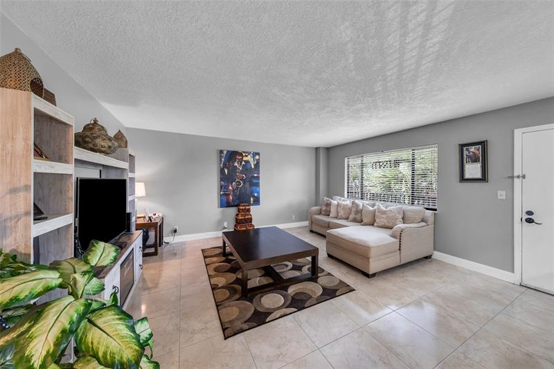 Image 3 of 43 For 7466 Ashmont Cir  303