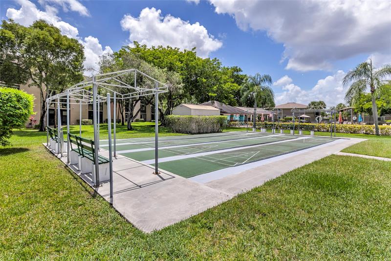 Image 35 of 43 For 7466 Ashmont Cir  303
