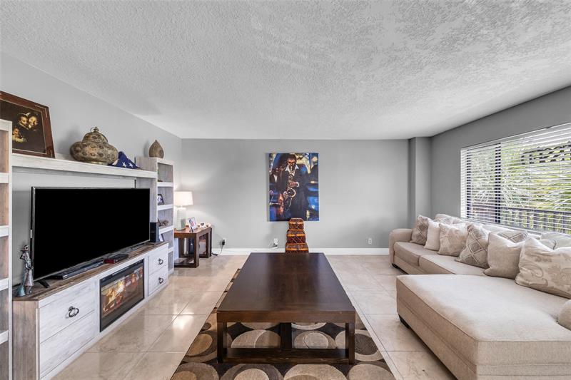 Image 4 of 43 For 7466 Ashmont Cir  303