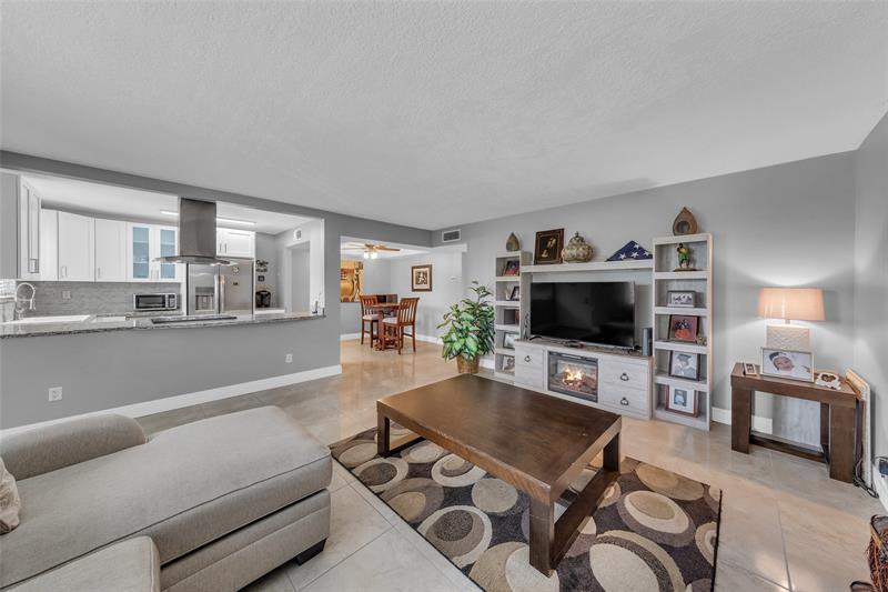 Image 6 of 43 For 7466 Ashmont Cir  303